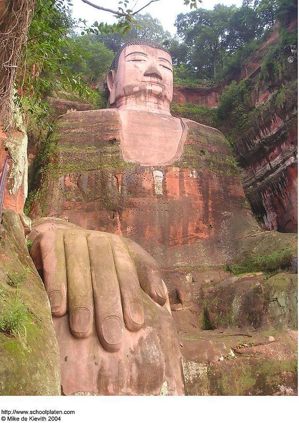 Foto enorm buddha i leshan